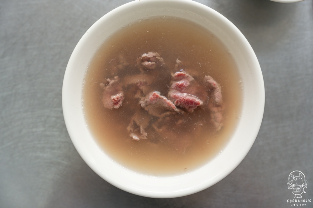 國華街阿村牛肉湯小碗牛肉湯