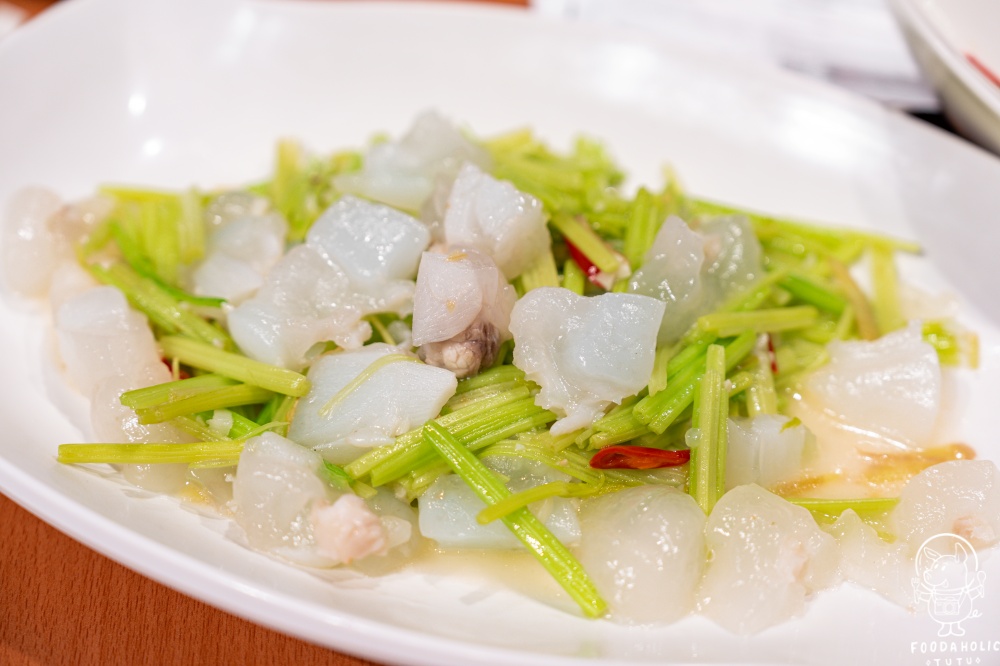『牡丹』曼波魚炒芹菜