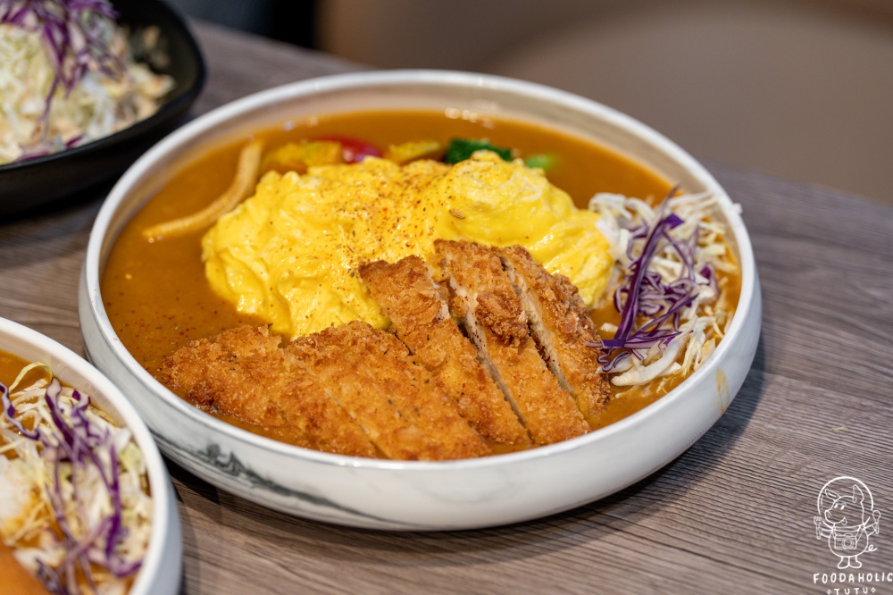 『咖哩奔販賣所』炸雞排歐姆G咖哩飯