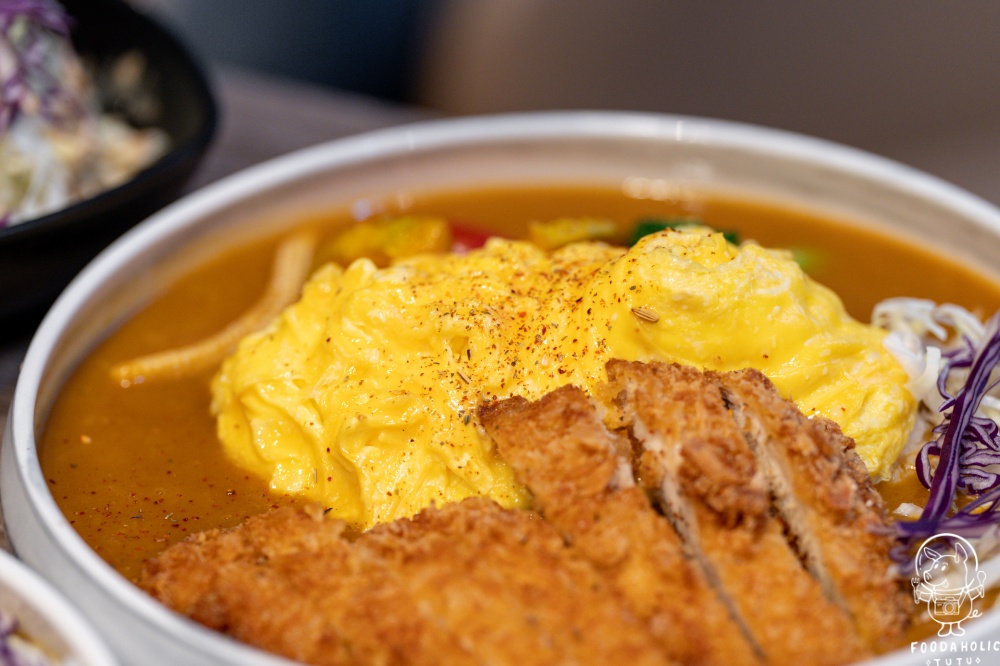 『咖哩奔販賣所』炸雞排歐姆G咖哩飯
