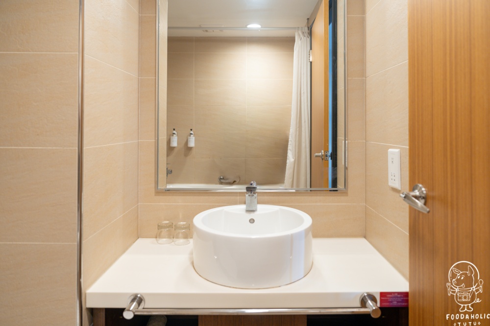 『雀客藏居 花蓮林森』經典雙人客房浴室空間