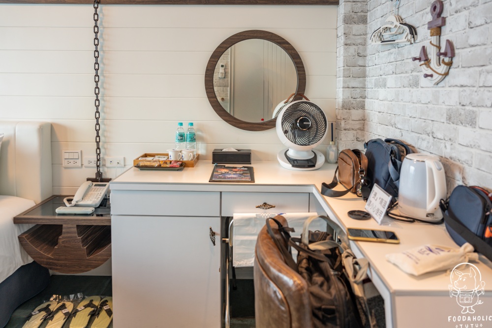 『S.E.A. 藍海曙光民宿』豪華海景雙人房臥房空間