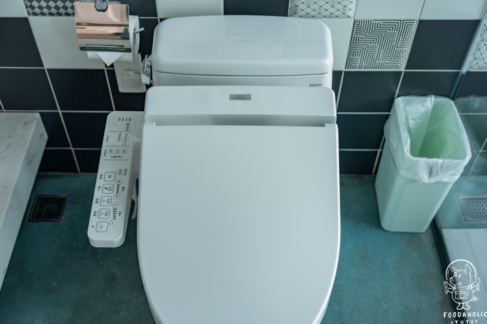 『S.E.A. 藍海曙光民宿』豪華海景雙人房浴室空間