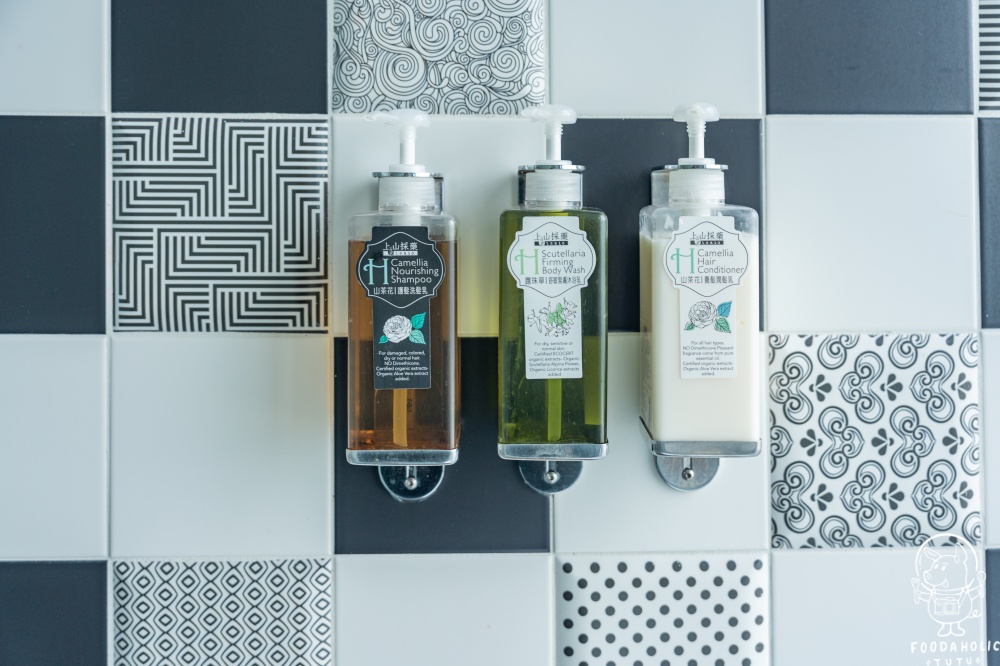 『S.E.A. 藍海曙光民宿』豪華海景雙人房浴室空間