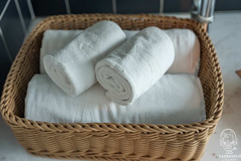 『S.E.A. 藍海曙光民宿』豪華海景雙人房浴室空間