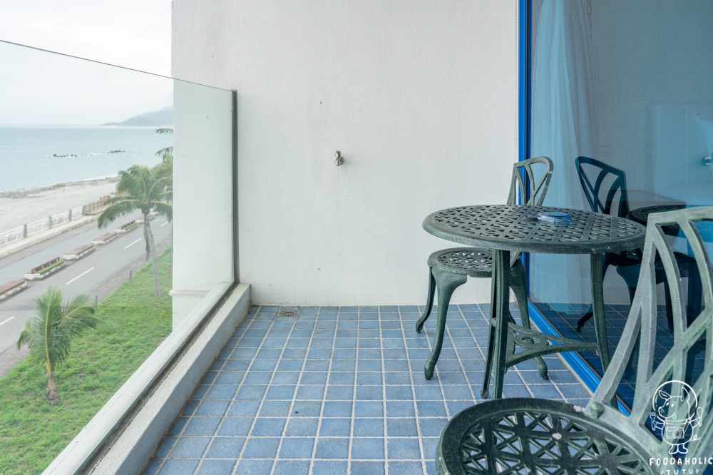 『S.E.A. 藍海曙光民宿』豪華海景雙人房陽台空間