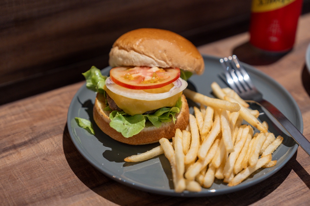 『美好日子漢堡』好猛經典起司牛肉堡
