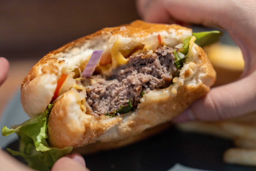 『美好日子漢堡』好猛經典起司牛肉堡