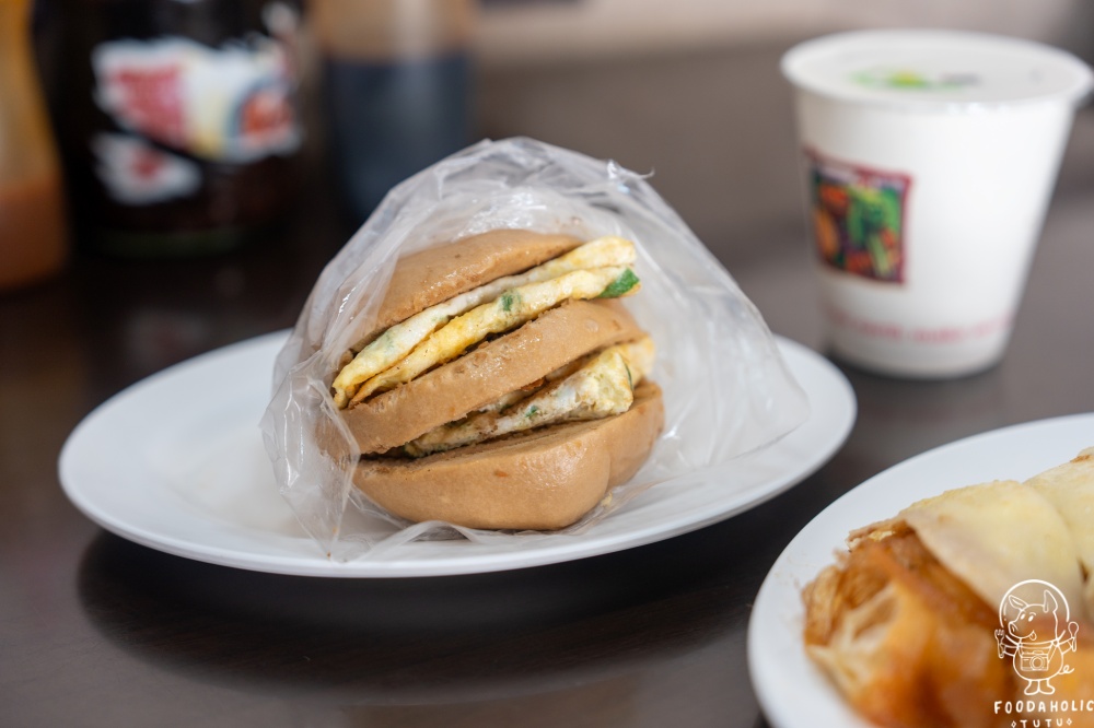 『杏仁茶早餐』手工黑糖饅頭夾蔥蛋