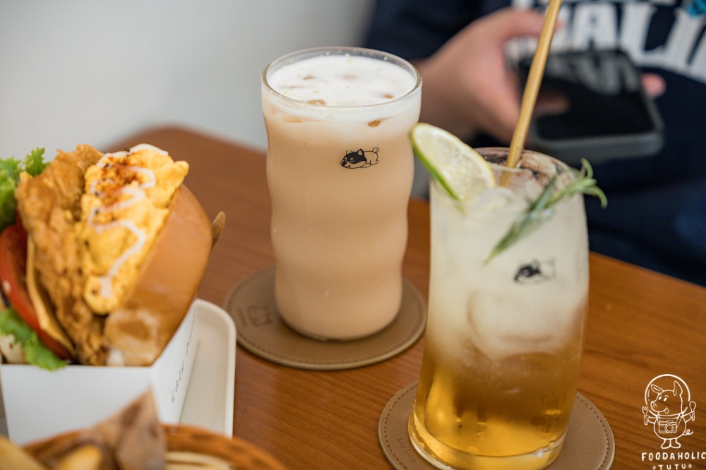 『Lazy toast 慵懶吐司』冰蜂鮮奶茶