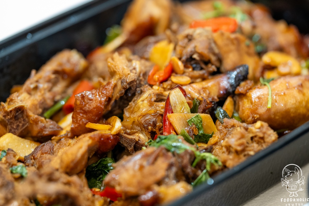 『銘師父餐廳』醬香炒鴨骨架